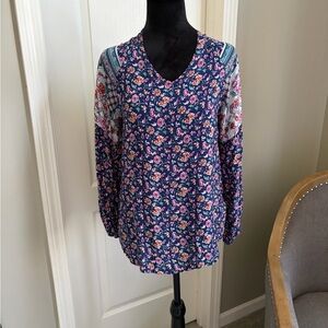 DAVI & DANI Multicolor Floral V-Neck Blouse